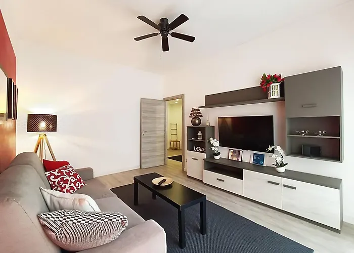 Genova Center Apartment - San Martino